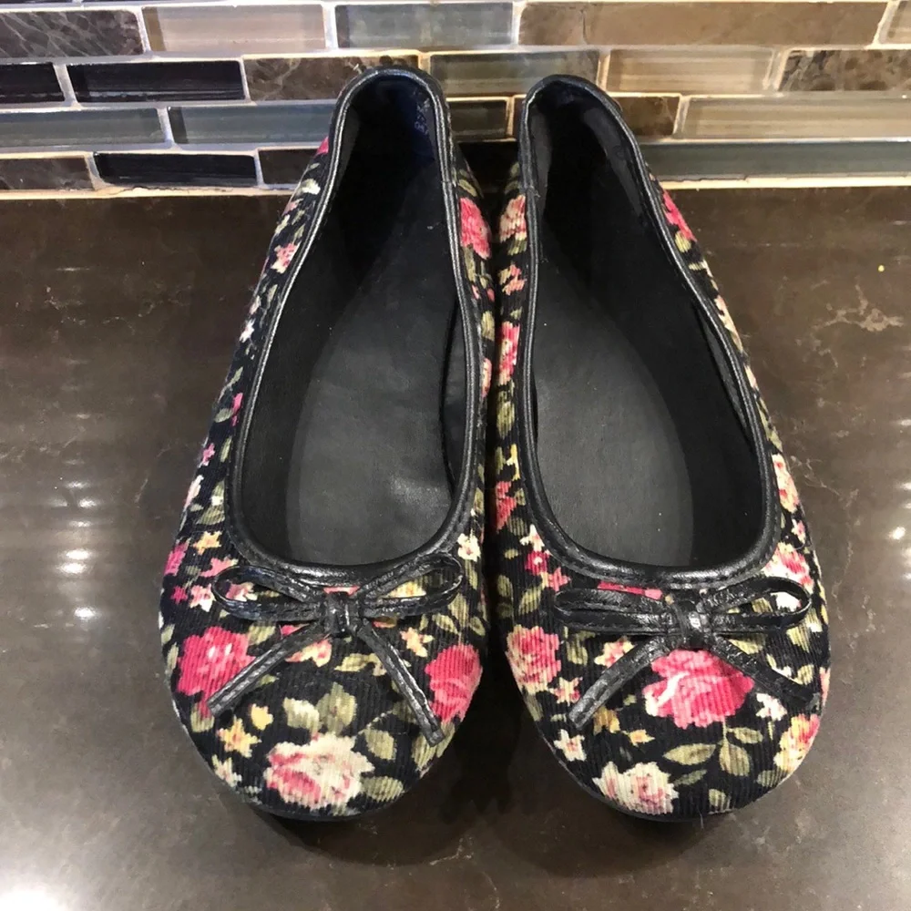 Arizona floral‎ corduroy flats